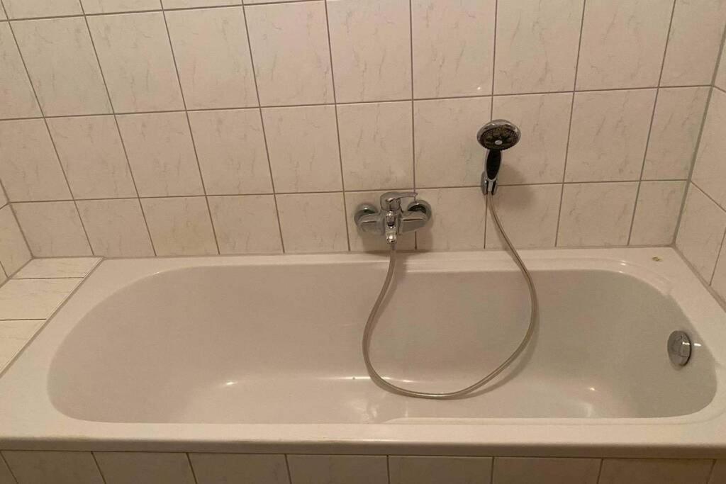 Beste Lage In Rostock: 2-Zimmerwohnung Mit Balkon Im 1.Og Eksteriør bilde